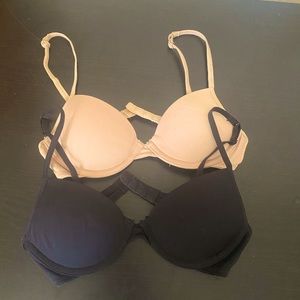 💋Hanes Girls Black & Nude Bras Size 30s💋